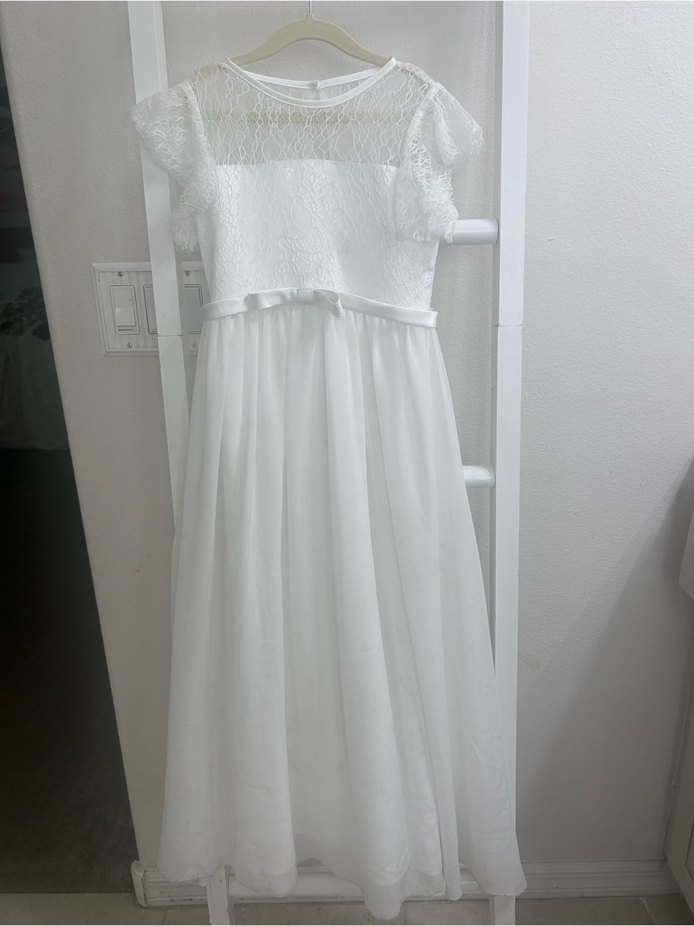 Girls communion White Lace Dress size 8-9Y
